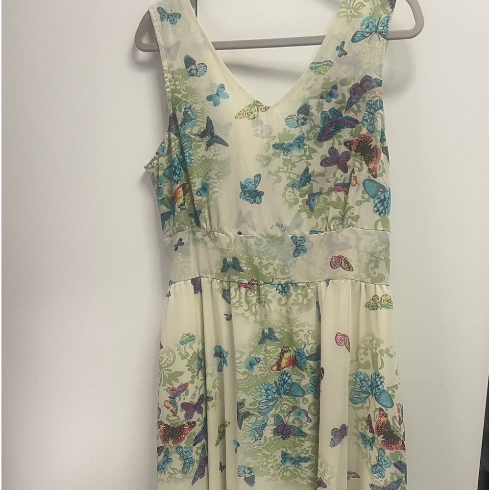 Beautiful flowing butterfly pattern maxi dress